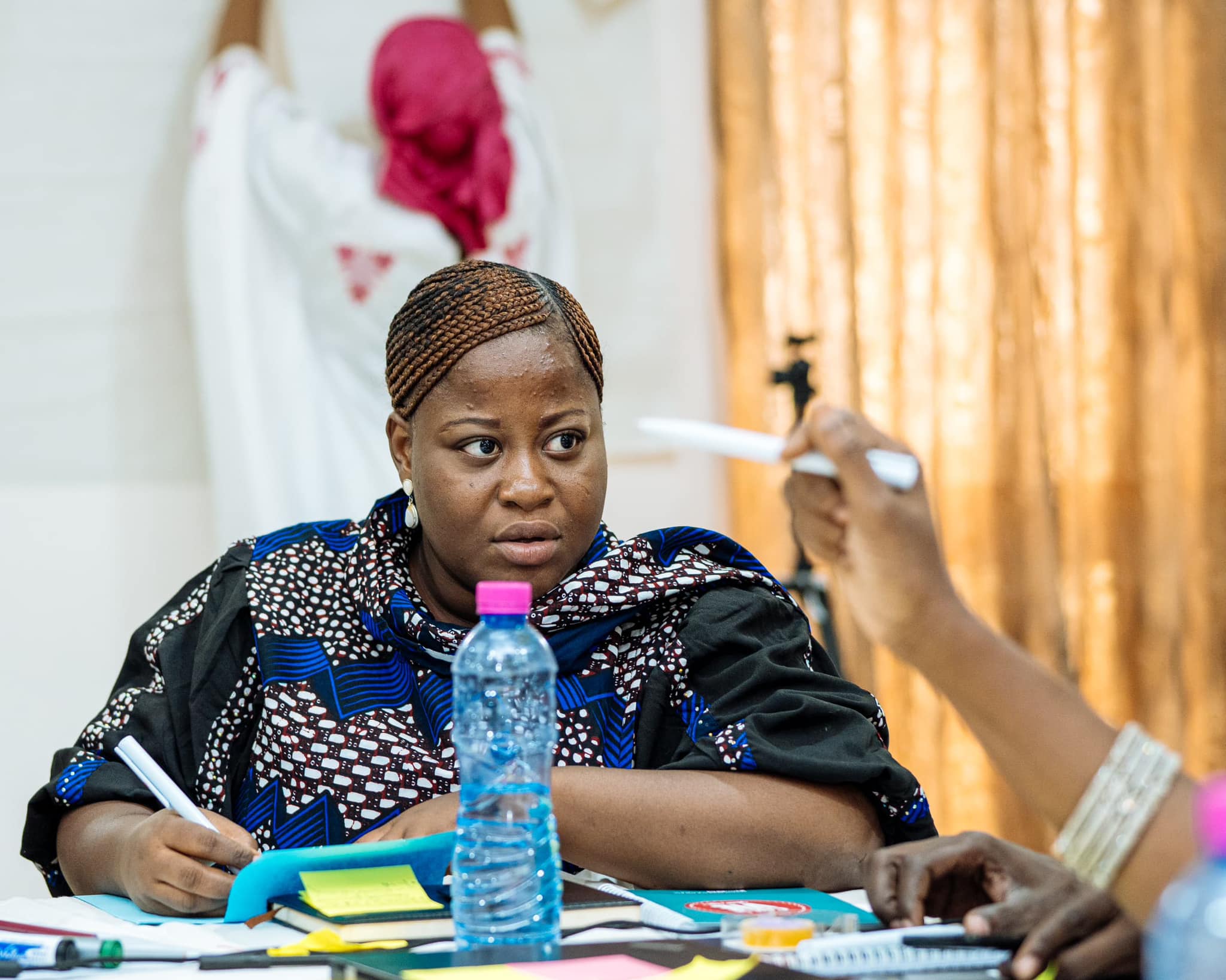 Jeunes filles à l'école